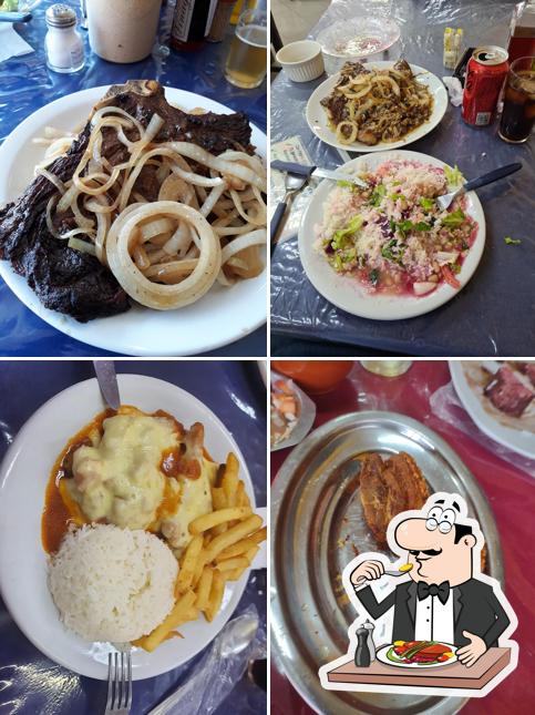 Comida em Restaurante Dona Cida