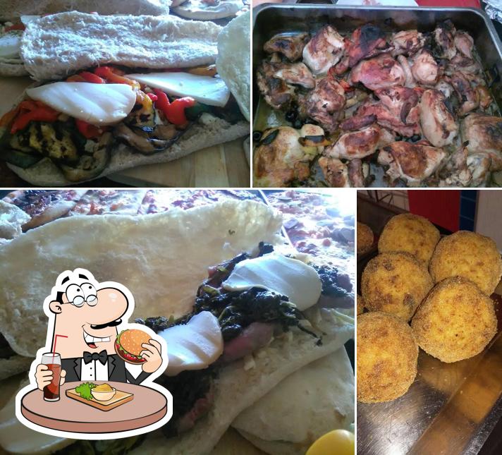 Prenditi un hamburger a L'Angolo della Pizza & altro