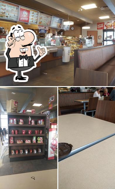 L'intérieur de Tim Hortons