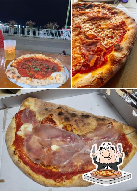 Try out pizza at La Pizza Matta