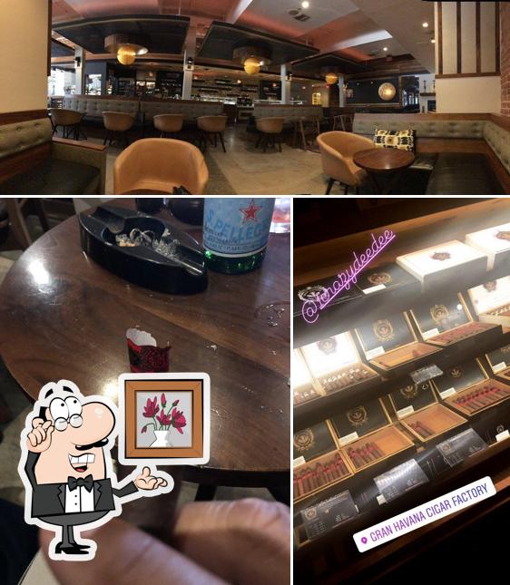 El interior de Gran Havana Cigar & Hookah Lounge