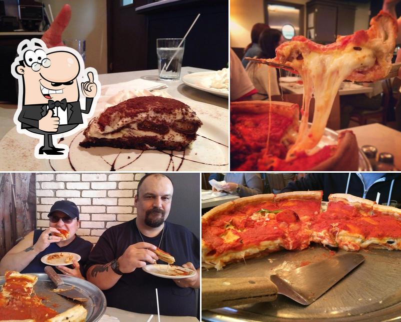 Regarder cette photo de Chicago Style Pizza