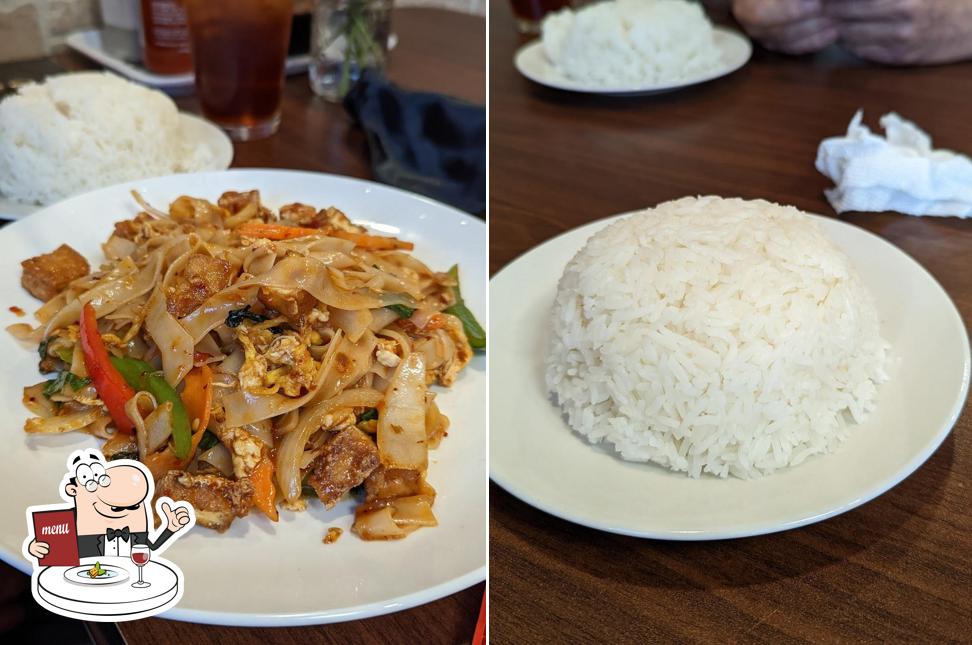 Meals at LemonGrass Thai