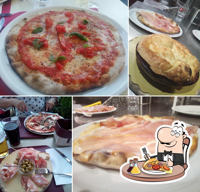 Choisissez des pizzas à Osteria Dei Ricci