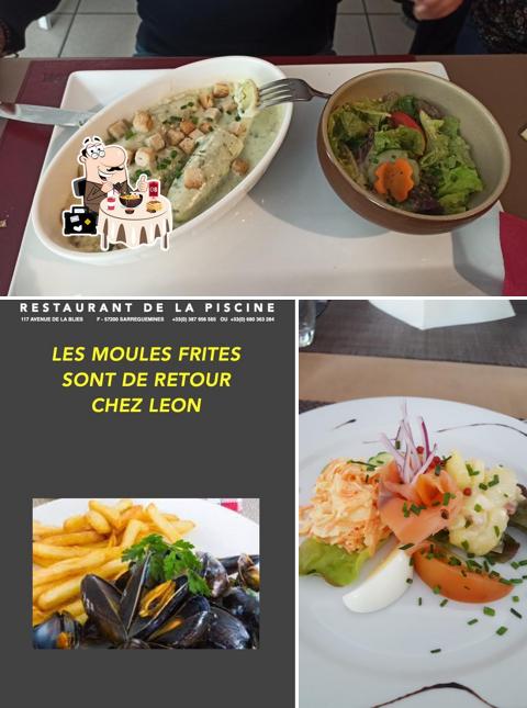 Nourriture à restaurant de la piscine " Chez Léon "