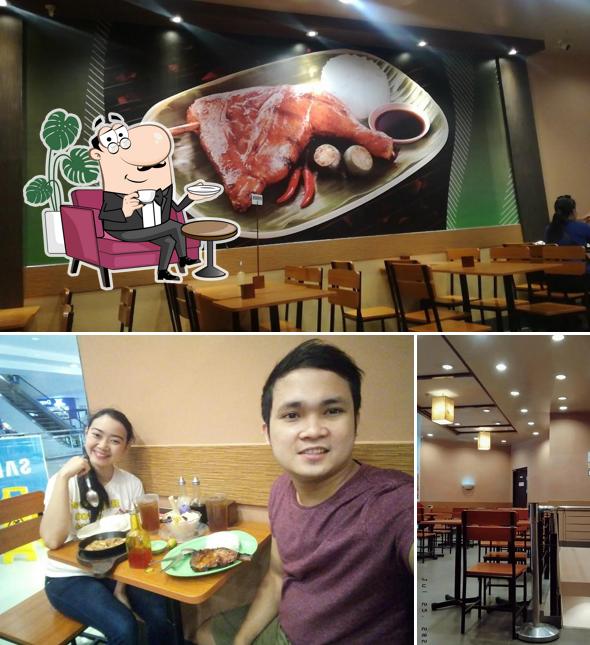 The interior of Mang Inasal