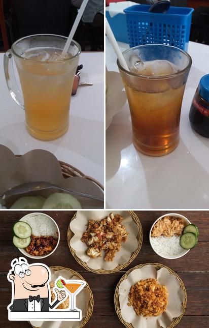 Among various things one can find drink and food at Ayam Geprek Sambel Brewok UNNES