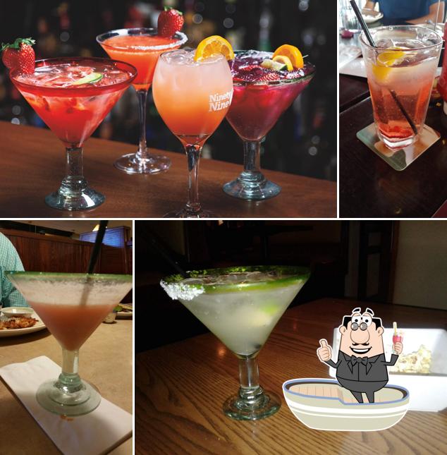 В "99 Restaurants" подаются спиртные напитки