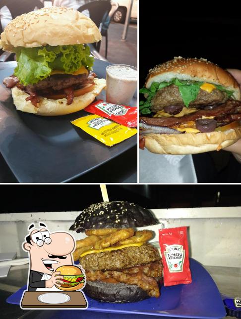 Hambúrguer em Rica`s Burger