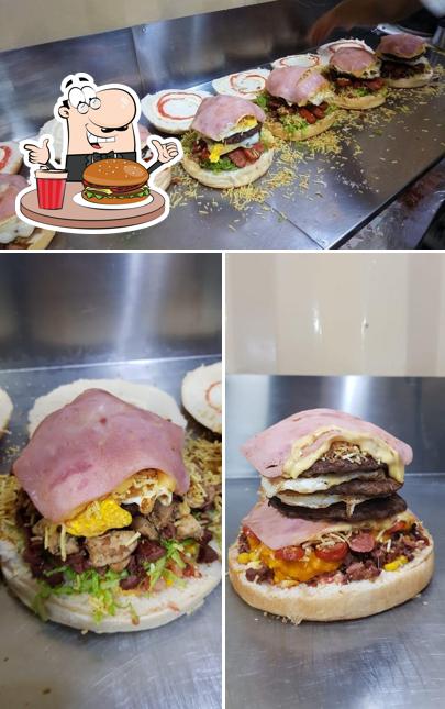 Experimente um hambúrguer no Paulista Lanches