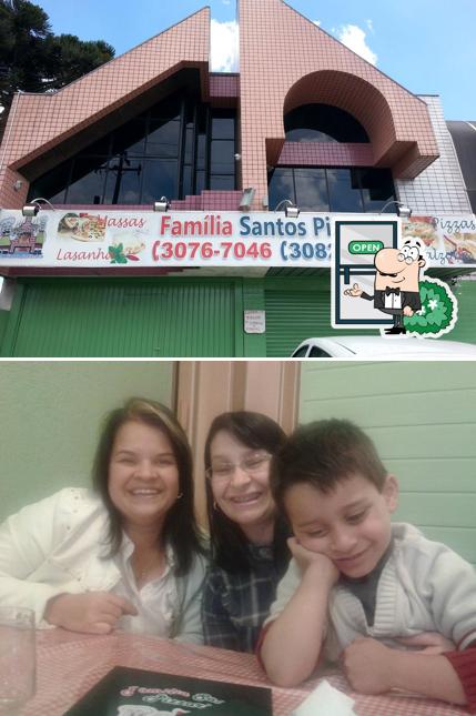 O exterior do Família Santos Pizzaria