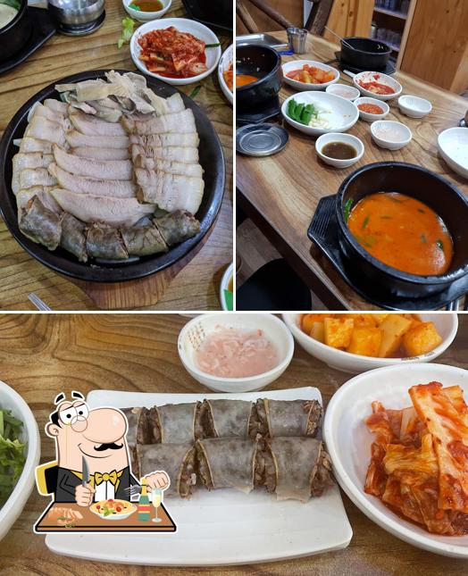 Meals at Suyeong Bonga Dwaeji-gukbap