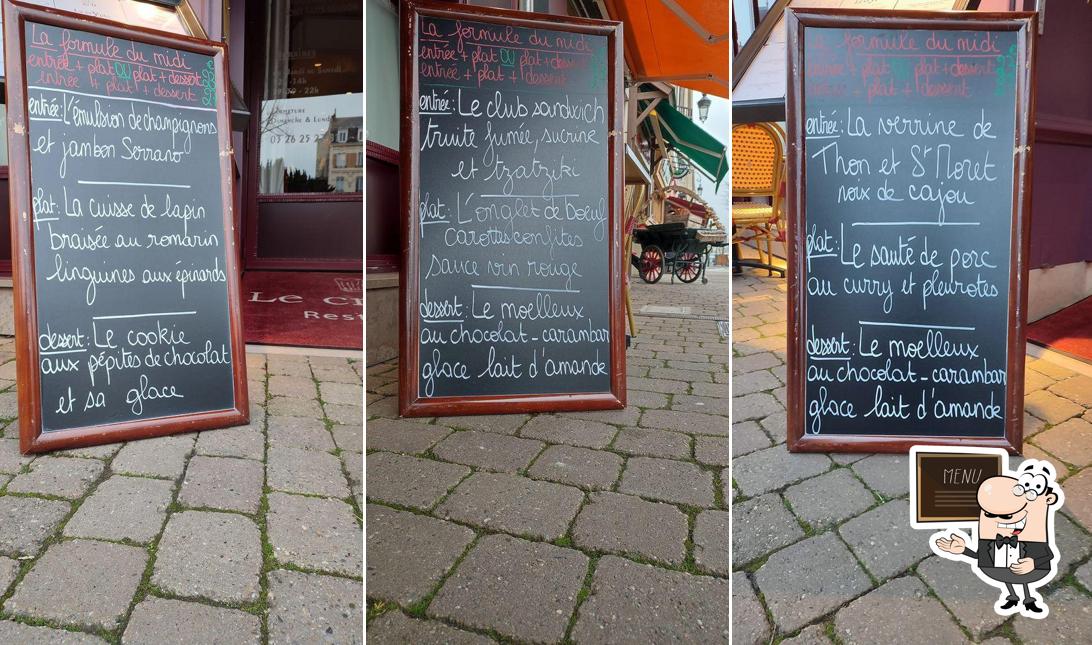 Essayez les plats du jour affichés sur le tableau