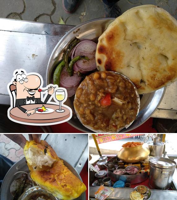 Food at Gupta Ji Chole Kulche