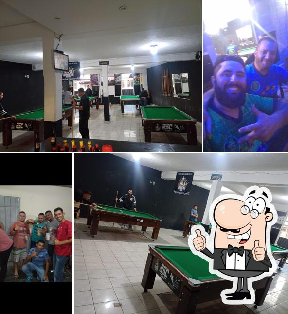 Look at the picture of Snooker Bar Marechal