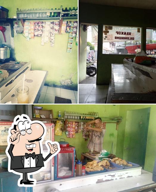 The interior of Warkop Galunggung 82