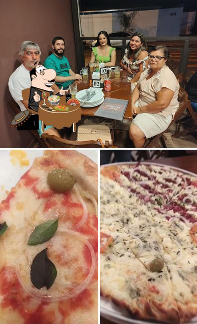 A foto da comida e interior no Bragil's Pizzas Rodízios E Lanches