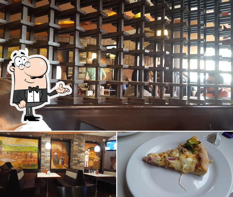 The image of Ristorante Di Totinos’s interior and pizza