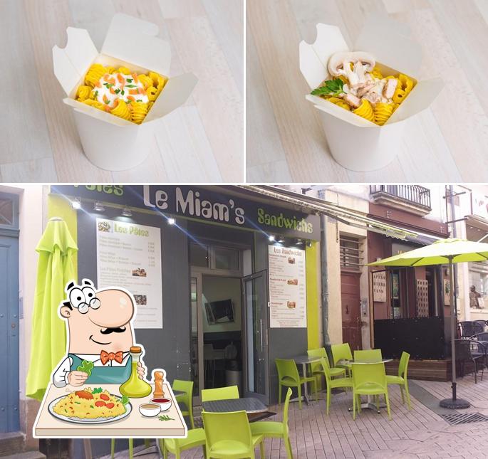 La photo de la nourriture et intérieur de Le Miam's angers pâtes fraîches et sandwichs’s