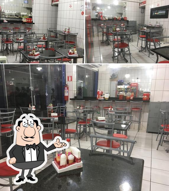 O interior do RESTAURANTE PRA CÁ DE BOM