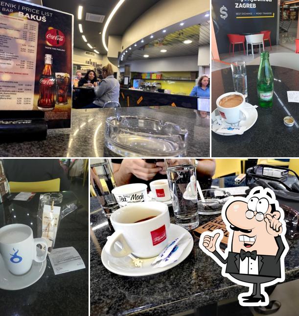 Dai un'occhiata agli interni di Caffe bar BUS