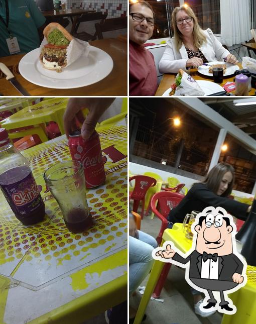 Veja imagens do interior do Zip Burger Lanches