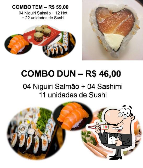 Rolos de sushi são disponibilizados no X-Sushi Japanese Food em Guaratuba