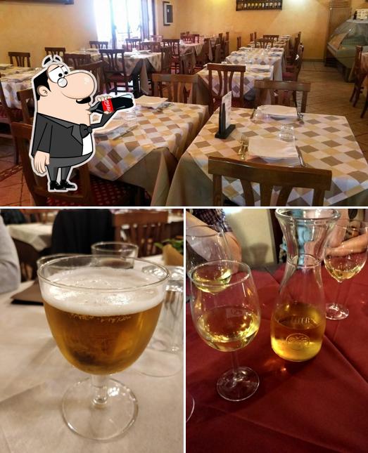 Ristorante Ristorigano si caratterizza per la bevanda e interni