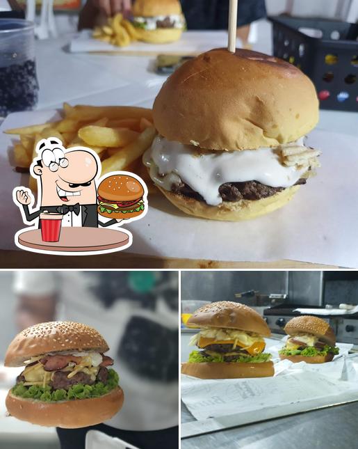 Delicie-se com um hambúrguer no Tá massa burguers