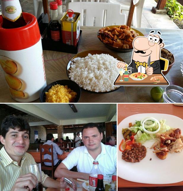 Entre diversos coisas, comida e interior podem ser encontrados no Restaurante Chico Abílio