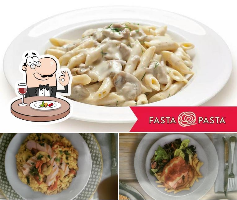 Еда в "Fasta Pasta"