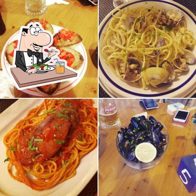 Bruschette, spaghetti alla carbonara, spaghetti alla bolognese e cozze al Pino's Ristorante Pizzeria