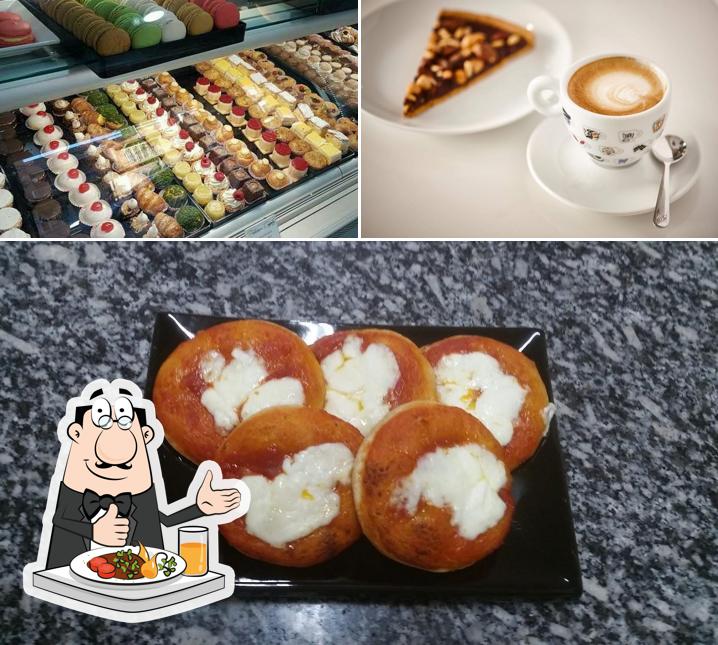 Guarda la foto che presenta la cibo e bevanda di Pasticceria Coppola