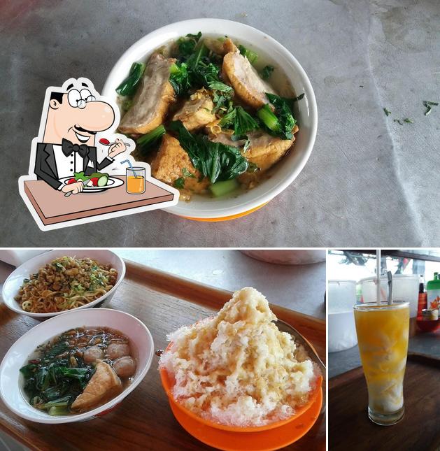 The image of food and alcohol at Mie Ayam Baso Bangka HM