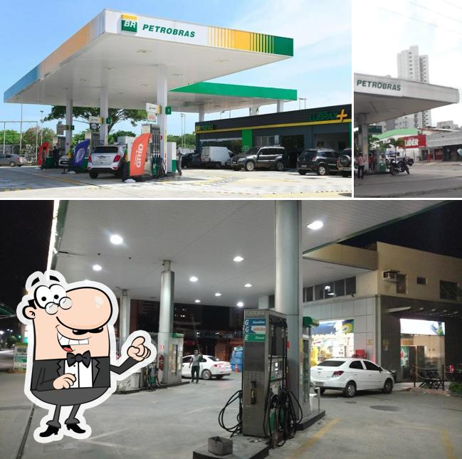 Disfruta de la vista de la parte exterior de Posto Petrobras