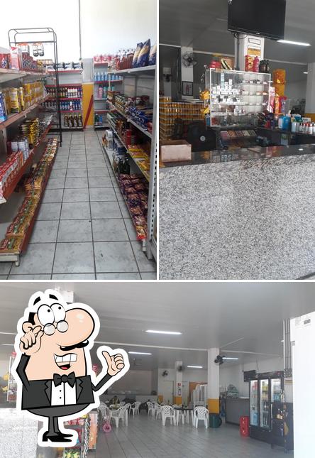 O interior do Conveniência e Mercearia Piu Piu