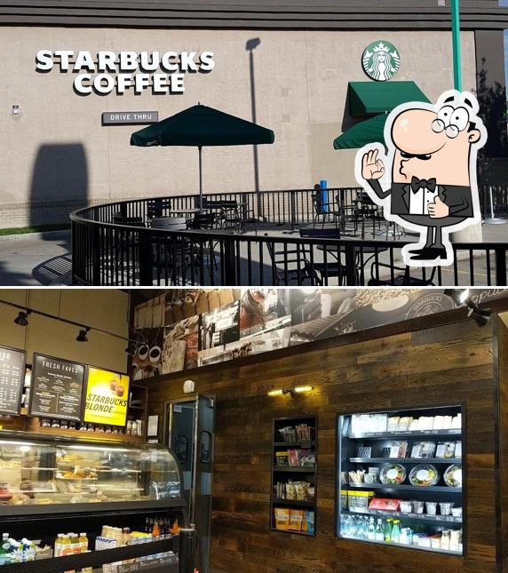 Это фотография кафе "Starbucks"