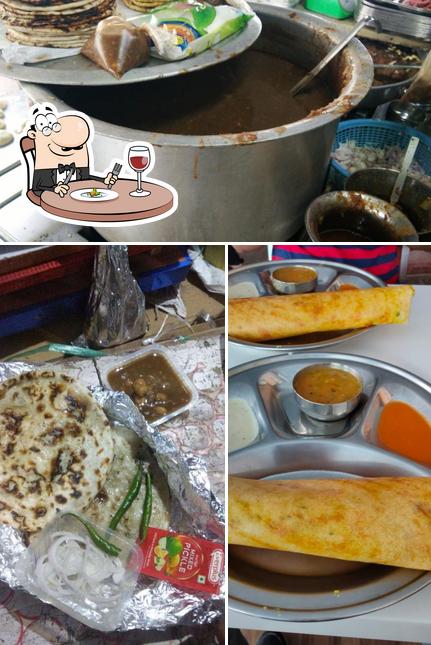 Food at Sardar Ji Ke Mashoor Chole Bhature