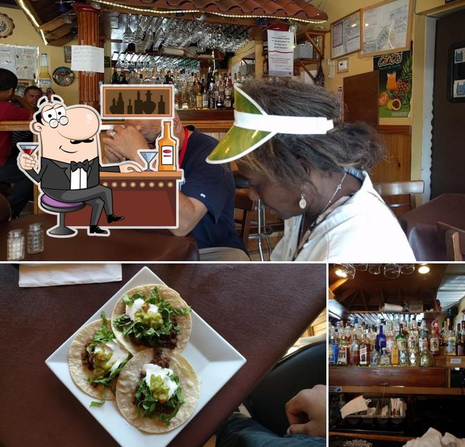 The photo of El Torogoz Restaurant’s bar counter and food