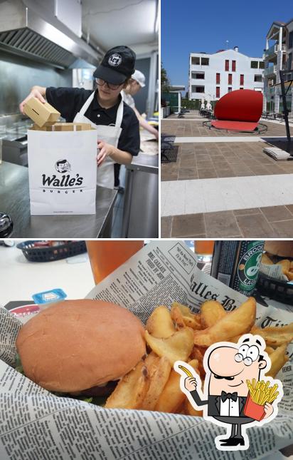 Ordina le patatine fritte a Walle's Burger Villafranca