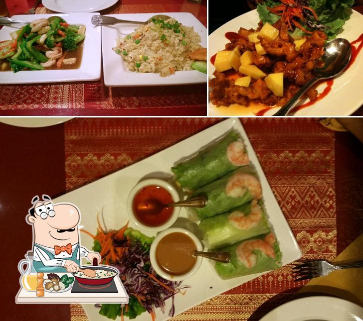 Жареный рис в "Mea kwan Thai Cuisine"