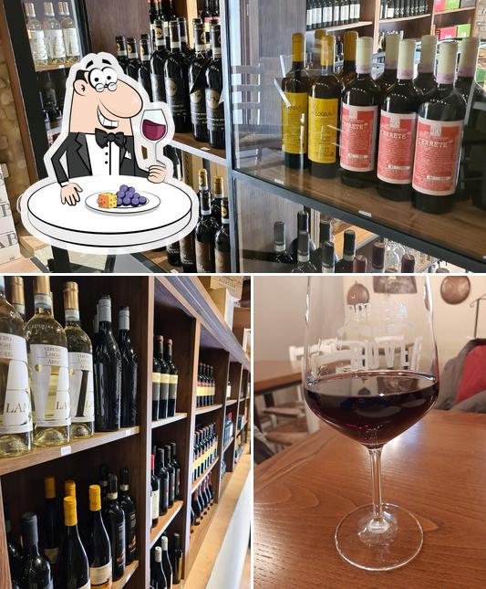 Il est fort sympathique de profiter d'un verre de vin à Bottega del Bove