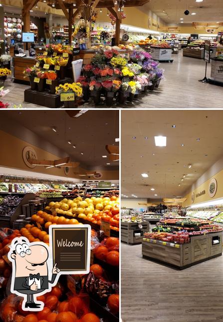 Look at this image of Safeway Terra Losa