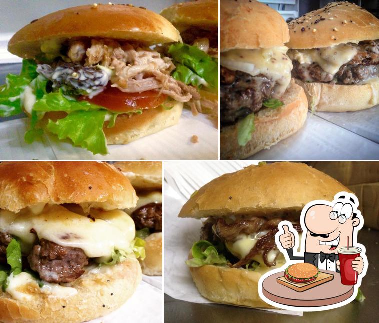 Faites-vous plaisir avec un hamburger à BURGER ATK food - Food Truck