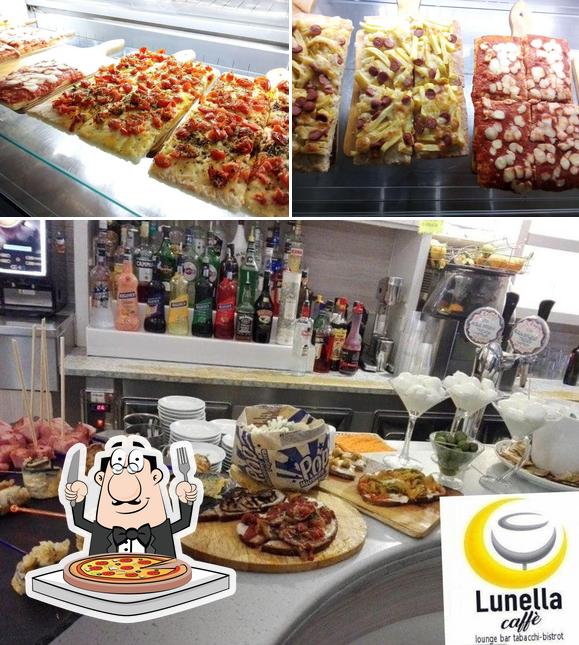 Pide una pizza en Lunella Caffe