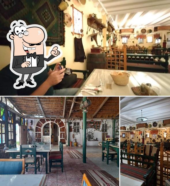 Installez-vous à l'une des tables de Restaurant Essofra