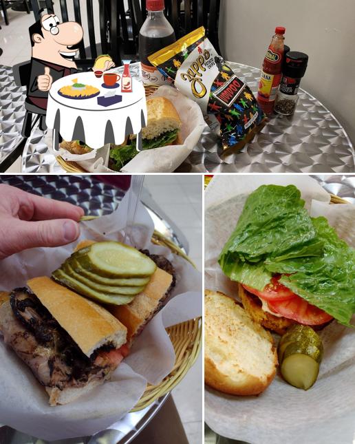 Tómate una hamburguesa en Rae's Sandwich Shoppe