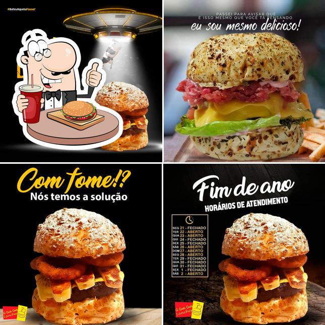 Delicie-se com um hambúrguer no Si Qués Qués Lanches