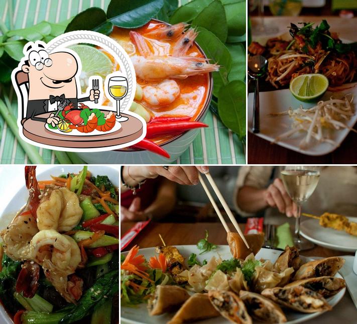 Попробуйте блюда с морепродуктами в "Naam Thai"