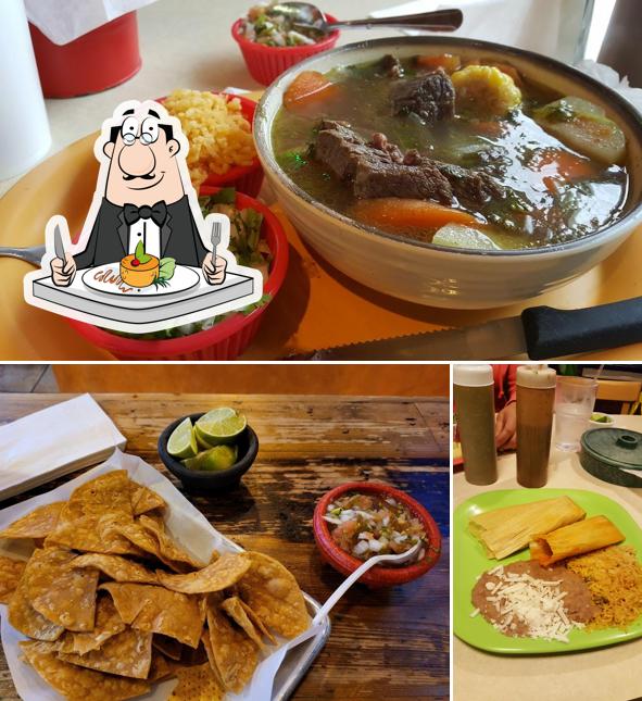 Estas son las imágenes que muestran comida y cerveza en Lucky Burrito